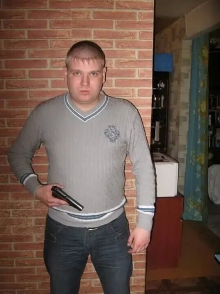 Стиль 90-х снова в тренде: 18 модников, которые выглядят «слишком» брутально