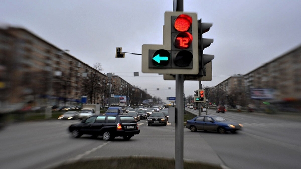 Столичные светофоры смогут останавливать водителей