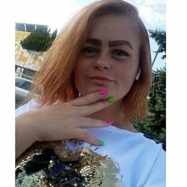 15 девушек, которые удивят своими бровями кого угодно
