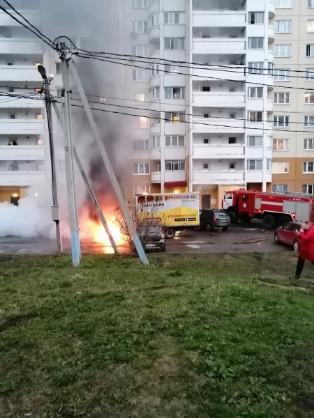 В Голубом сгорело несколько автомобилей