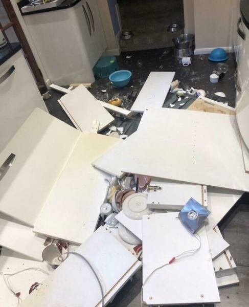 19 бытовых провалов в домах людей, которые не только принесли разрушение, но и испортили им день
