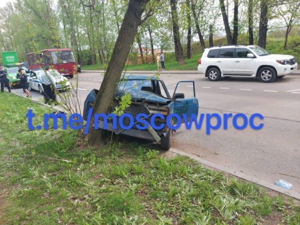 В Зеленограде поездка подростков на автомобиле закончилась госпитализацией 14-летнего юноши