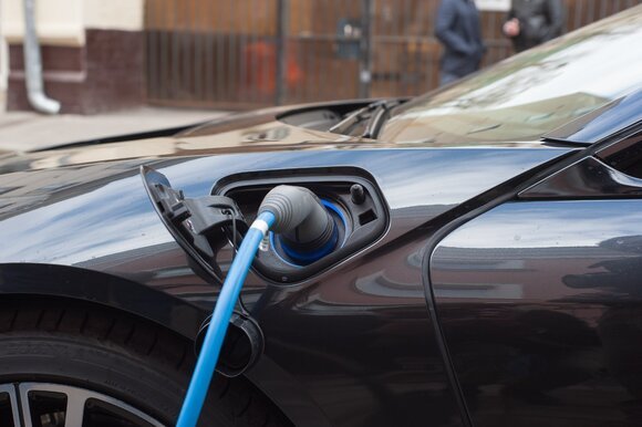 В Москве появятся станции для зарядки электромобилей за 20 минут