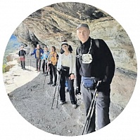 Зеленоградцы старшего возраста привились от коронавируса и отправились в горы