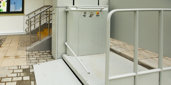 В Зеленограде установят 15 подъемных платформ для маломобильных граждан