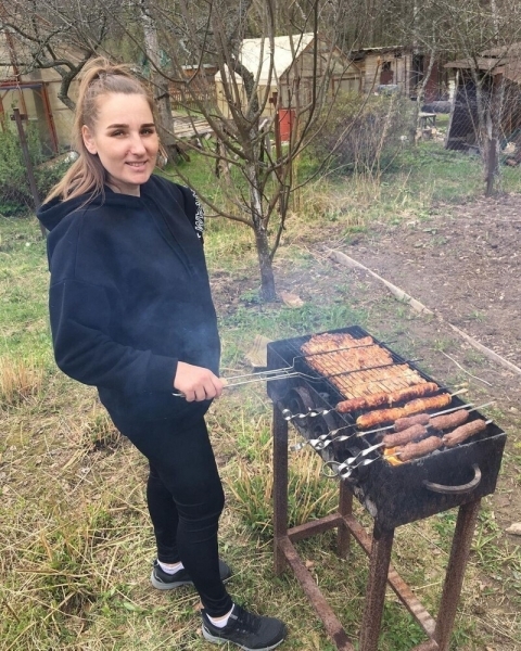 15 случаев когда доверил приготовить шашлык девушке, или ароматный майский пост