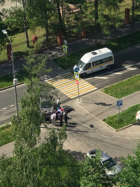 Мотоциклист пострадал в ДТП на Каштановой аллее