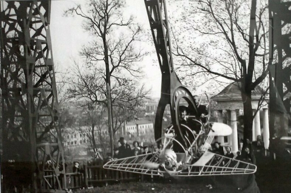 10 фотографий одного дня в парке любимых советских аттракционов