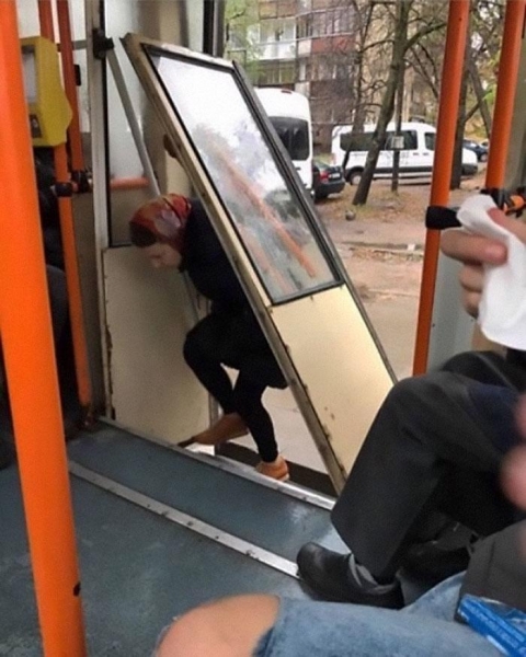 20 чудных людей, которые изрядно повеселили пассажиров троллейбуса