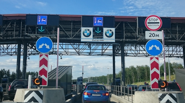 Платную полосу на Ленинградке стали сужать