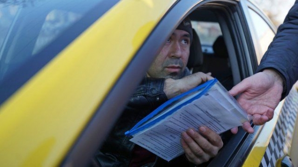В Зеленограде у остановленного для проверки документов таксиста обнаружили амфетамин