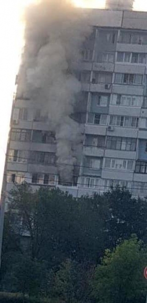 Трех человек и собаку эвакуировали из-за пожара в 9 микрорайоне
