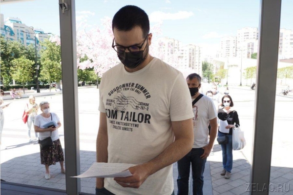 Префект Зеленограда: Не откладывайте, сделайте прививку