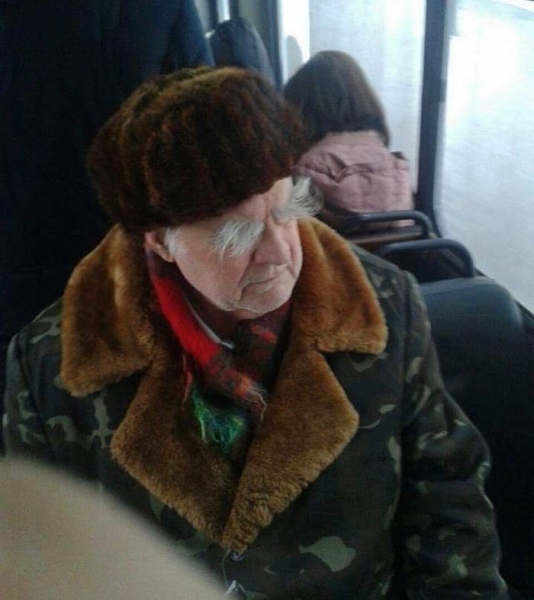 20 фото странных пассажиров, которых можно увидеть в общественном транспорте