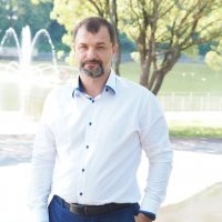 Зампрефекта Дмитрий Лавров рассказал о развитии потребительского рынка и услуг в округе 
