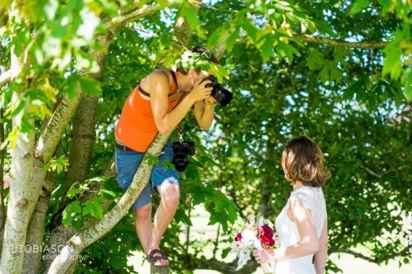 20 свадебных фотографа, которые готовы на всё ради хорошего кадра