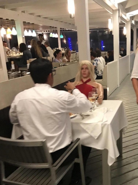 18 абсурдных фотографий, на которых запечатлены люди, не ведающие, что творят