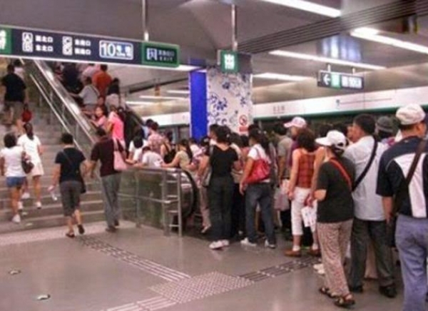 20 лоботрясов, прожигающих свое свободное время впустую, чья лучшая подруга — это лень