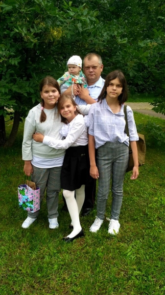 В честь Дня семьи, любви и верности в Зеленограде поздравили многодетные полицейские семьи