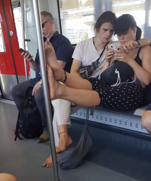 18 абсурдных фотографий, на которых запечатлены люди, не ведающие, что творят