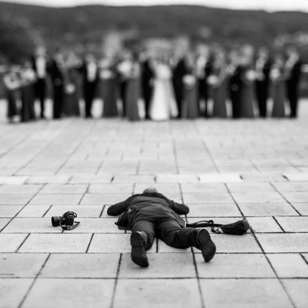 20 свадебных фотографа, которые готовы на всё ради хорошего кадра