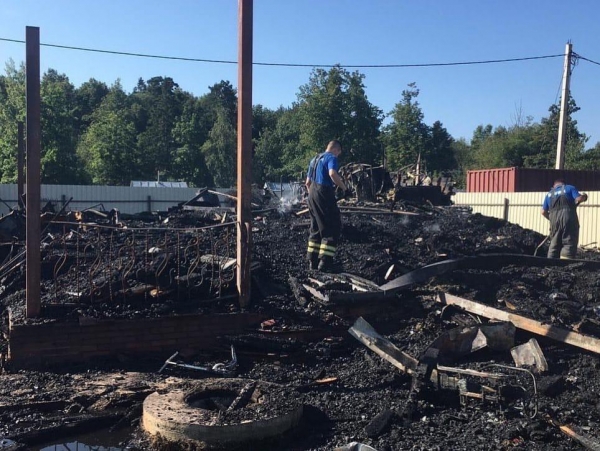 Ребенок погиб при пожаре в дачном доме недалеко от Зеленограда