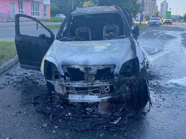 Автомобиль сгорел возле 20 микрорайона в новой части Зеленограда