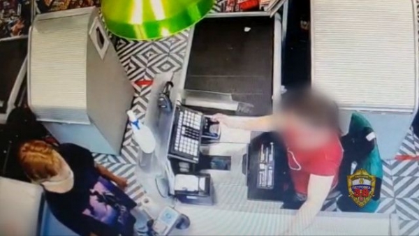 Молодой зеленоградец нашел чужую карту и отоварился в магазинах на три тысячи рублей