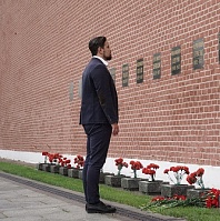 В День окончания Второй мировой войны молодогвардейцы Москвы почтили память погибших героев 