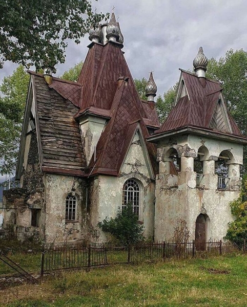 17 фото заброшенных мест, красота которых кроется в их притягательной загадочности