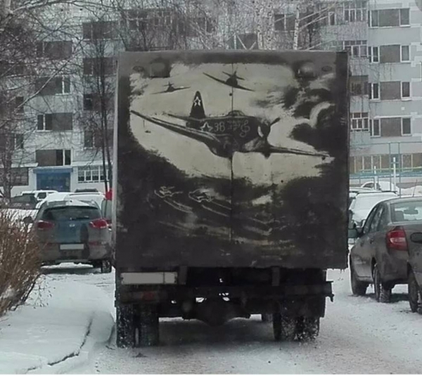 12 примеров того, что из грязи на автомобиле может получится произведение искусства