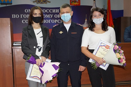 Спасительниц ребенка от насильника пригласили работать в полицию