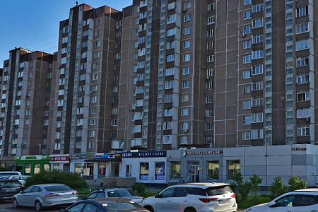 Двое грабителей напали на магазин в 18 микрорайоне