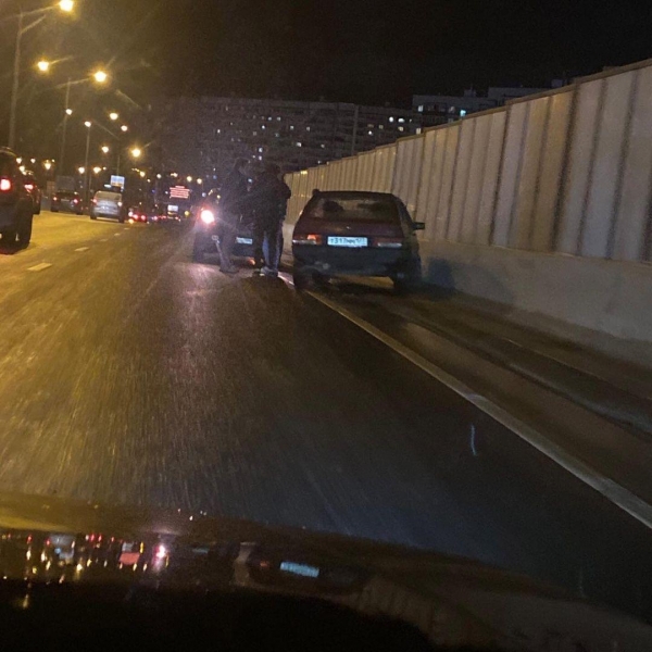 Десятки аварий произошли на обледенелых мостах в Зеленограде