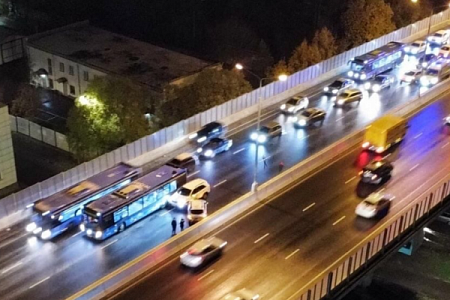 Десятки аварий произошли на обледенелых мостах в Зеленограде