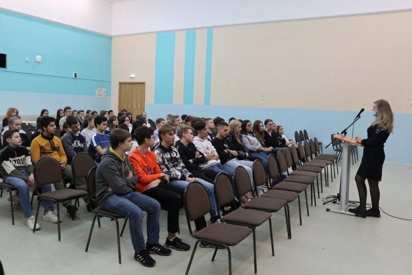 В рамках профилактического мероприятия «Подросток» полицейские Зеленограда провели правовые лекции с несовершеннолетними 