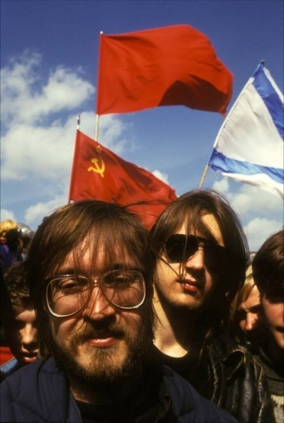 13 ностальгических снимков, напоминающих о прошлом, на которых запечатлены известные личности 90-х годов