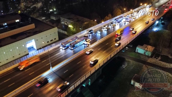 Десятки аварий произошли на обледенелых мостах в Зеленограде