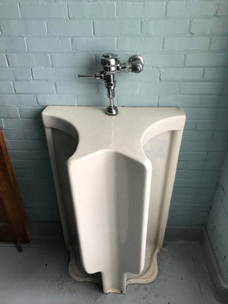 12 нелепых дизайнов туалетов, в которых находиться не очень комфортно