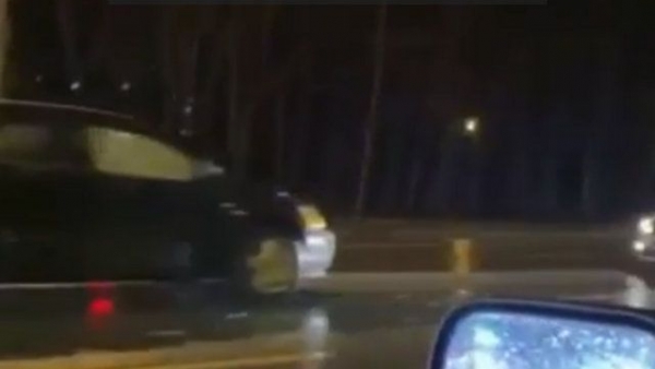 Перебегающий в неположенном месте дорогу 19-летний юноша попал под колеса автомобиля «Додж Калибер»