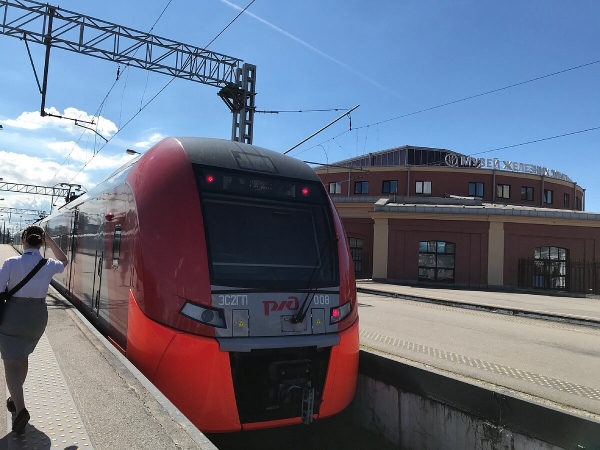 По маршруту Москва-Болотное теперь ездит новая «Ласточка»