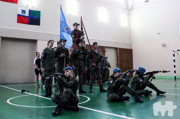 В Зеленограде между школами прошли военно-спортивные соревнования