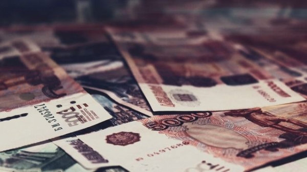 Бывшая работница банка обманула знакомую на 18 миллионов рублей