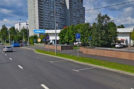 Легковушка врезалась в столб на улице Гоголя