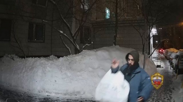 Ранее судимый приезжий вырвал из рук прохожего телефон