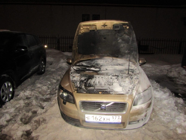 В 16 микрорайоне подожгли автомобиль