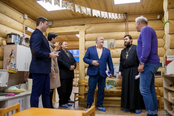 Строительство храма и духовно-образовательного центра ведется в районе Силино