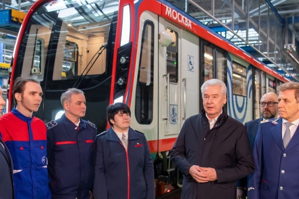 Собянин: Москва продолжит масштабное обновление пассажирского транспорта