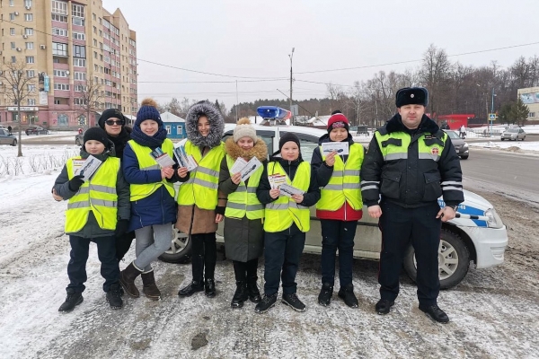 Школьники Зеленограда призвали водителей к внимательности