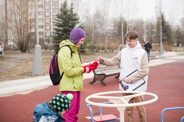 Молодогвардейцы Зеленограда провели опрос среди местных жителей